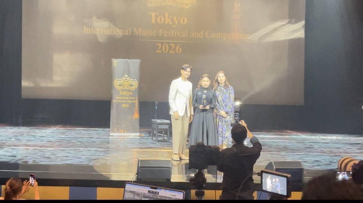 ขอแสดงความยินดีกับน้องซาร่าห์ กับรางวัล Second Prize