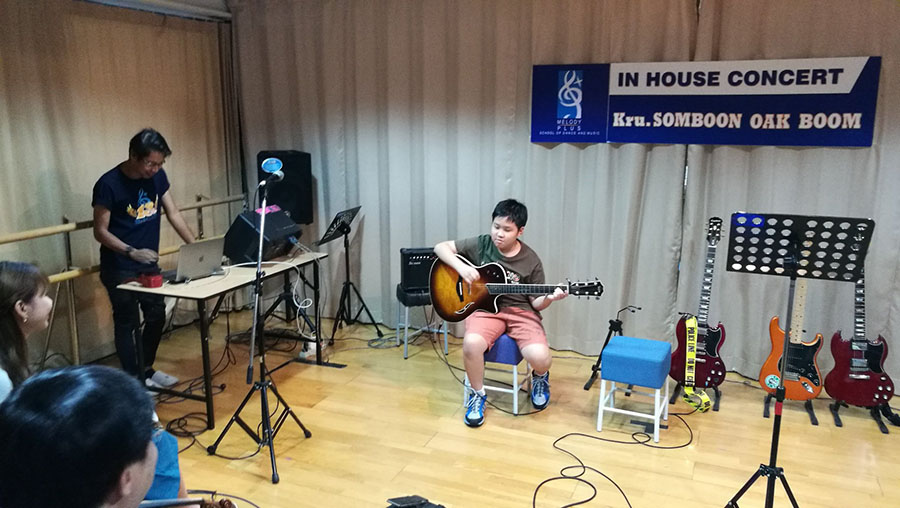 งาน INHOUSE CONCERT โดย ครูโอ้ค ครูสมบรูณ์ ครูบูม ที่เมโลดี้พลัส สาขาวัชรพล