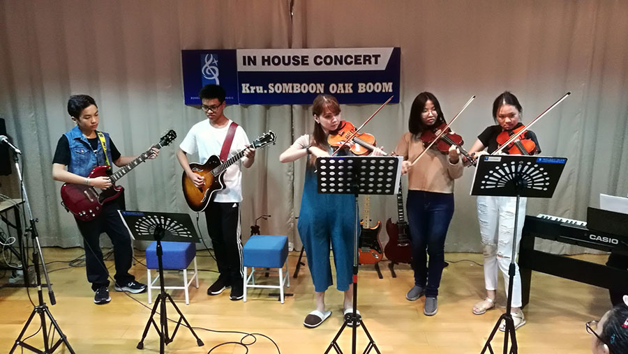 งาน INHOUSE CONCERT โดย ครูโอ้ค ครูสมบรูณ์ ครูบูม ที่เมโลดี้พลัส สาขาวัชรพล