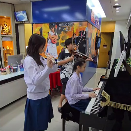 บรรยากาศหลังเลิกเรียนของน้อง ๆ MelodyPlus